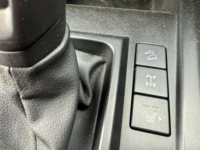 Isuzu D-Max DL20 - Image 18