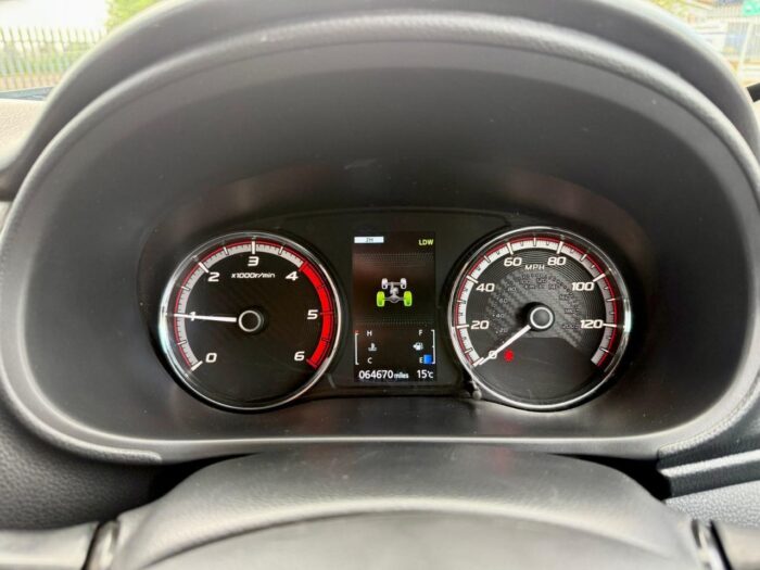 Mitsubishi L200 Warrior - Image 11