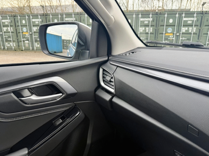 Isuzu D-Max DL40 - Image 18