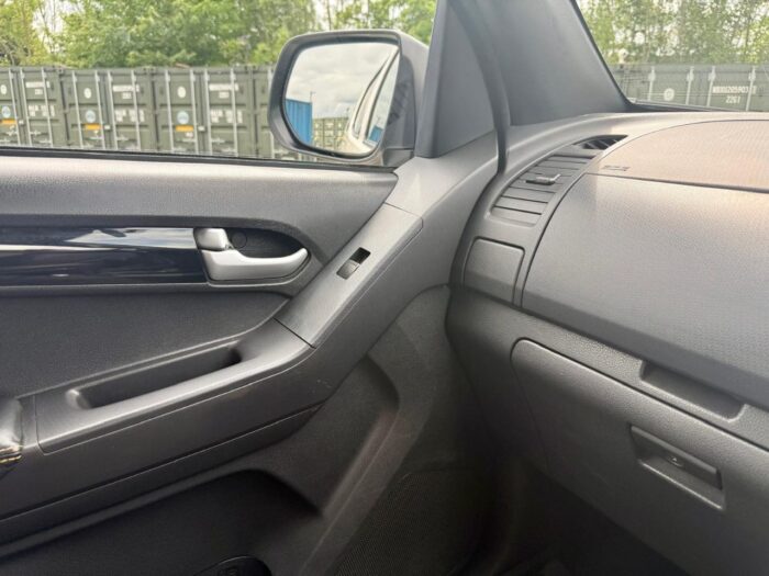 Isuzu D-Max Blade - Image 15