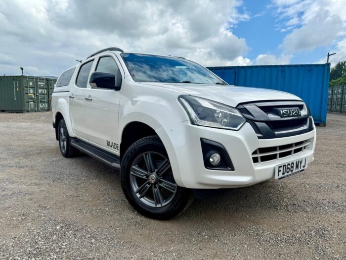 Isuzu D-Max Blade