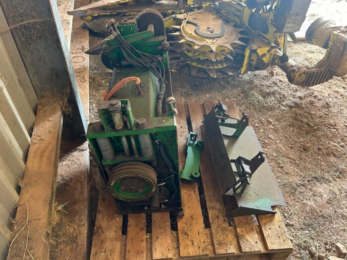 John Deere 7200 Forager - Image 35