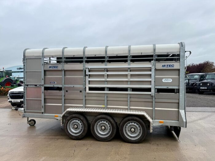 M-Tec 14Ft Tri-Axle Livestock Trailer With Decks (Demonstrator) - Image 5