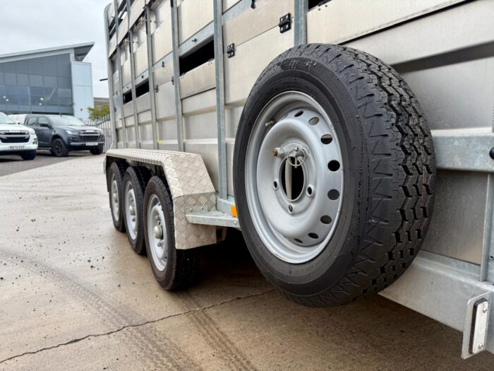 M-Tec 14Ft Tri-Axle Livestock Trailer With Decks (Demonstrator) - Image 23